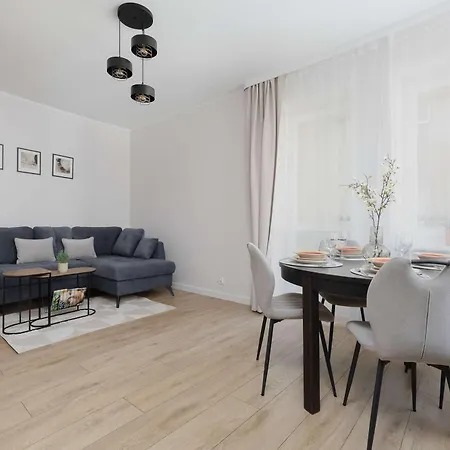 Modern In The Business Heart Of With Balcony And Parking By Renters * Varsóvia