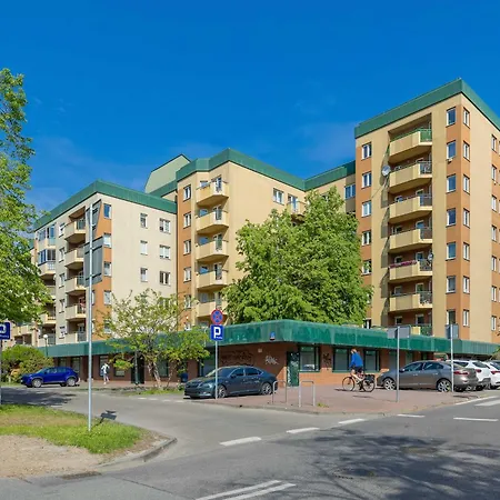 Modern In The Business Heart Of With Balcony And Parking By Renters Apartamento *